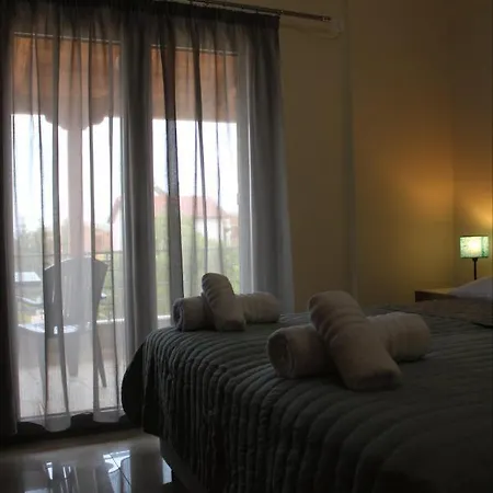 Βίλα Electra Maisonette With Garden Near Sea *