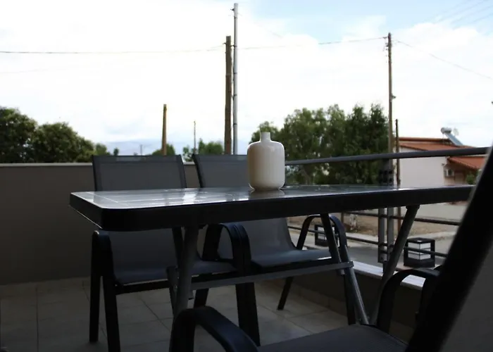 Electra Maisonette With Garden Near Sea *