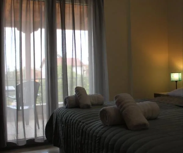 Villa Electra Maisonette With Garden Near Sea *