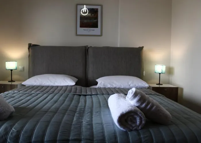 Villa Electra Maisonette With Garden Near Sea *