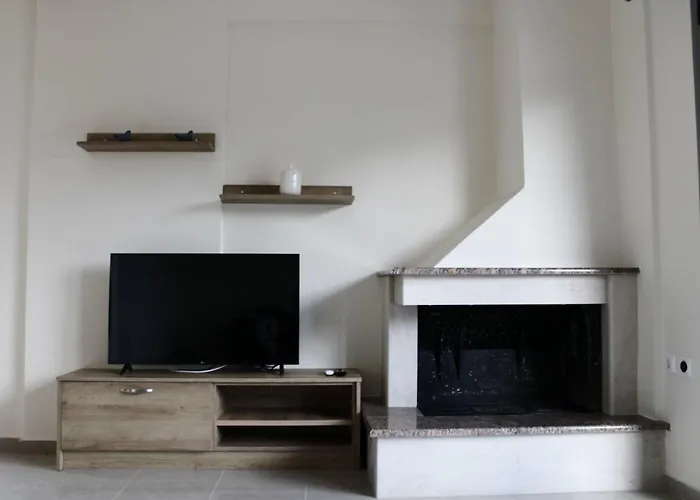 빌라 Electra Maisonette With Garden Near Sea