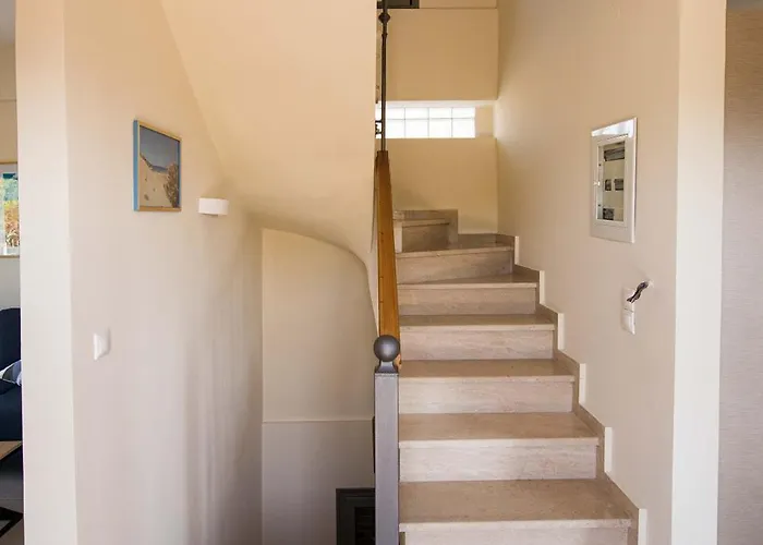 Electra Maisonette With Garden Near Sea 빌라